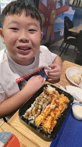 Is there a place right downtown to get a quick slice of pizza? I'm staying 