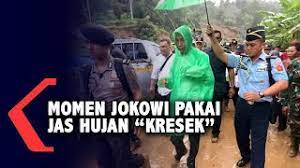 Maybe you would like to learn more about one of these? Kehujanan Saat Tinjau Korban Banjir Jokowi Pakai Jas Hujan Kresek Rp10 Ribu Youtube