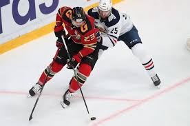 Хк авангард, vanguard), also known as avangard omsk, is a russian professional ice hockey team from omsk. Omskij Avangard Obygral Magrnitorogskij Metallurg Sport Aif Omsk