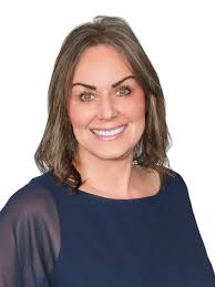 Alise Evans's Instagram, Twitter & Facebook