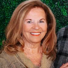 Did anyone ever have visits to Dr Shideler, the dentist downtown above  Baileys?