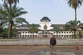 5, kecamatan tambun selatan, bekasi. Gedung Sate Harga Tiket Masuk Spot Foto Terbaru 2021