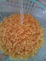 Cara ini akan menghasilkan kuih. Kuih Siput Ekspres Tak Perlu Gentel Guna Pasta Je