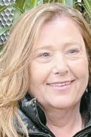 Mandie Bennett's Instagram, Twitter & Facebook