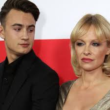So sieht Pamela Andersons Sohn heute aus!