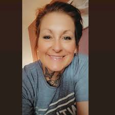 Aimee Hampton (@sunshinesunshine1977)