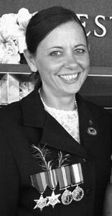 100 Years of ANZAC Tradition: A Salute to the Australian Soldier by Kerry  Roche