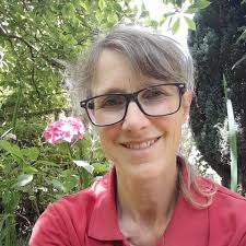 I know I shouldn't expect much from a £6 BM tree but the golden delicious  is not golden (pretty delicious though😅) Sweet and moderately crispy, even  though not ripe yet Does anyone