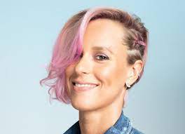 /instagram look stravolto ma mica per caso, la scelta non è solo puro trendaholic, è quasi poesia che la fede riassume in una citazione di. Federica Pellegrini Osa Con I Capelli Di Rosa