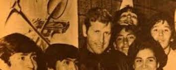 Carlos francisco sergio mugica was born in buenos aires, in 1930, into a privileged background. Comunas Un Desafio Radio Cumpleanos Del Padre Mugica Dia De La Identidad Villera