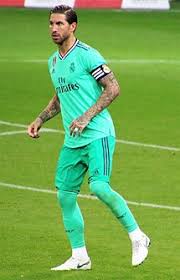Si quieres saber más cosas de mí, sígueme. Serhio Ramos VikipediÑ˜a