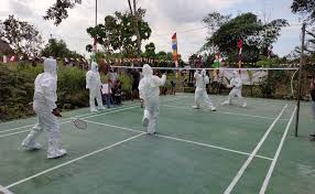 See 19 traveler reviews, 20 candid photos, and great deals for rumah jambu luwuk, ranked #10 of 107 specialty lodging in bogor and rated 3.5 of 5 at tripadvisor. Lomba Unik Di Masa Pandemi Warga Kenakan Apd Bertanding Badminton