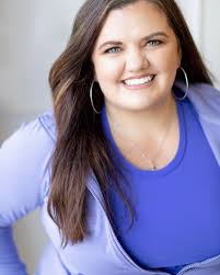 Hey, it's been awhile and there are a lot of new people here, so I thought  I'd introduce myself again. I'm Tara De Leon, an award-winning trainer,  professor, speaker, author, and podcaster