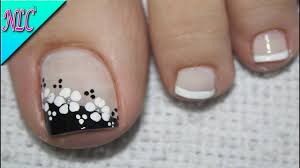 Uñas del pie decoradas diseños de uñas pintadas uñas decoradas con flores uñas decoradas hermosas uñas de los pies bonitas uñas de pies sencillas decorados para uñas diseño de uñas para pies flor blanco y negro ¡muy fácil! Pin En Video Pies