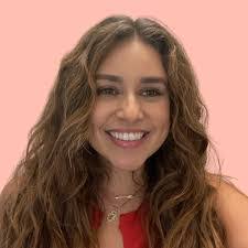 Beatriz Will's Instagram, Twitter & Facebook