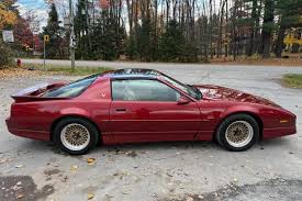 Image result for Maroon 1987 UMM