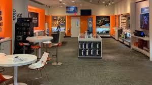 Shop at macy's furniture gallery in milford, ct for furniture, mattresses, rugs, lighting and lamps, home decor and more. Milford Mall Store Apple Iphone 12 And Samsung Devices Milford Ct At T