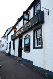 The Swan Pub In Eaglesham On The Outskirts Of Glasgow Opposite The Beautiful Orry A Wooded Open Public Green Area In The Centre Of Schotland Zwanen
