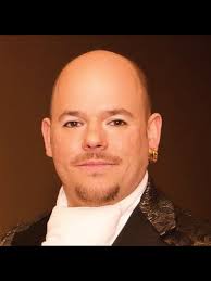 Curtis Labelle's Instagram, Twitter & Facebook