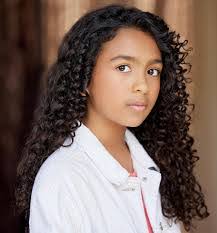 Delia Chambers's Instagram, Twitter & Facebook