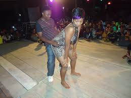 Picha za utupu za shilole za vuja. Picha Za Aunty Ezekiel Na Shilole Walivyo Pagawisha Mashabiki Makonde Beach Club Mtwara
