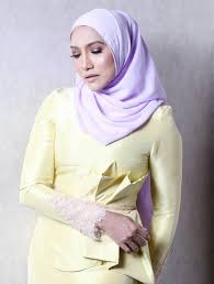 Hanya kerana pukul anak untuk mengajar mengaji, suami kepada penyanyi ziana zain menanggung akibatnya apabila dia dihadapkan ke mahkamah atas perbuatannya itu. Hubungan Ziana Armin Retak