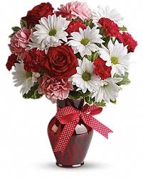 From pink tones to vibrant sunset themes to the. Hugs And Kisses Bouquet With Red Roses In Agoura Hills Ca Sunshine Florist Inc