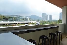 What are some restaurants close to arcadia plaza hotel? Plaza Arkadia Avenue Business Centre