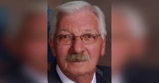 Elizabeth Bomar's Instagram, Twitter & Facebook