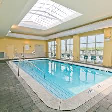 Indoor Pool In 2020 Fort Walton Beach Hotels Holiday Inn Indoor Pool
