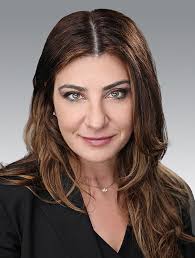 Lisa Spinks's Instagram, Twitter & Facebook