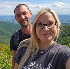 I really need more sites that have free printable and downloads.