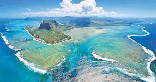 It is believed that the waterfalls at 11,500 feet. The Worlds Largest Waterfall Is Actually Located Underwater Known As The Denmark Straits Cataract Nextfuckinglevel