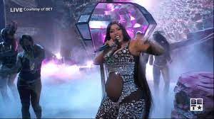 Cardi b announces pregnancy during bet awards performance. Jqq0jjj3doxpm