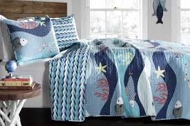 Looking for coastal decorating ideas? 17 Beautiful Beach Themed Bedding Sets