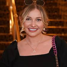 Amy Hart slams Shaughna Phillips for saying Luis Morrisson shouldn't take  part in ITV2 Love Island