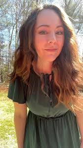 Heather Croy's Instagram, Twitter & Facebook