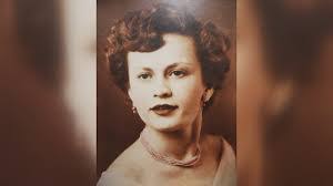 Lindsey Sargent's Instagram, Twitter & Facebook