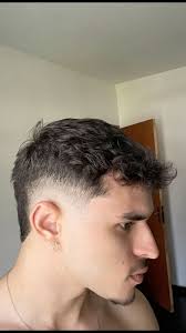 Corte de cabelo masculino moicano