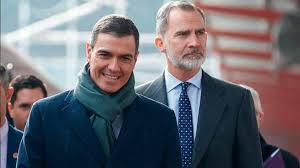 Sánchez desprecia al Rey y camina por delante de él en la inauguración del  AVE a Murcia