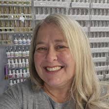 Start the new year with jewelry pieces that will last through the year and  for a lifetime. ✨💎 Every piece is made to order with ethically sourced  stones and crafted for everyday