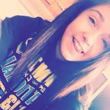 Emily Ponce ☆ (@Emilyponce__)