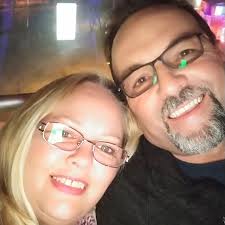 Are there any hotels in Galveston with cruise parking and a shuttle to port