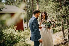 We have compiled five of the most helpful tips for amateur photographers interested in pursuing the rewards of wedding photography. International Archipelago Wedding Villa Seasong Sarah Will Weddings By Johanna Rosenlew