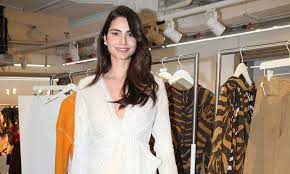 Η ηλιάνα παπαγεωργίου, μπορεί να έχει ένα αρκετά βεβαρημένο επαγγελματικό πρόγραμμα, ωστόσο προσπαθεί πάντα να βρίσκει χρόνο για την οικογένειά της. Hliana Papagewrgioy Toys Kanei Entypwsh Oti Kykloforw Abafh Gossip Tv Gr