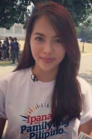 Julia's last photo on her instagram account is from january 28, where we see her holding a deaf dog. This Is The Pretty Julia Montes Smiling For The Camera While Visiting The Public At Quezon Memorial Circle During The Tapi Child Actresses Filipina Celebrities