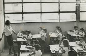 Crianças em sala de aula, Rio de Janeiro, setembro de 1969. Arquivo  Nacional.