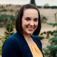 Kelly Zukowski's Instagram, Twitter & Facebook