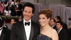 From miss congeniality and the blind slide to the more recent bird box, she has a successful acting career, but she's endured a few ups and downs in her personal life. Der Wahre Grund Warum Sandra Bullock Und Keanu Reeves Nie Miteinander Ausgehen News24viral