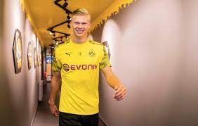 The borussia dortmund striker scored. How Do You Deal With Being The Most Sought After Teenager In The World Erling Haaland Just Scores Goals Fourfourtwo